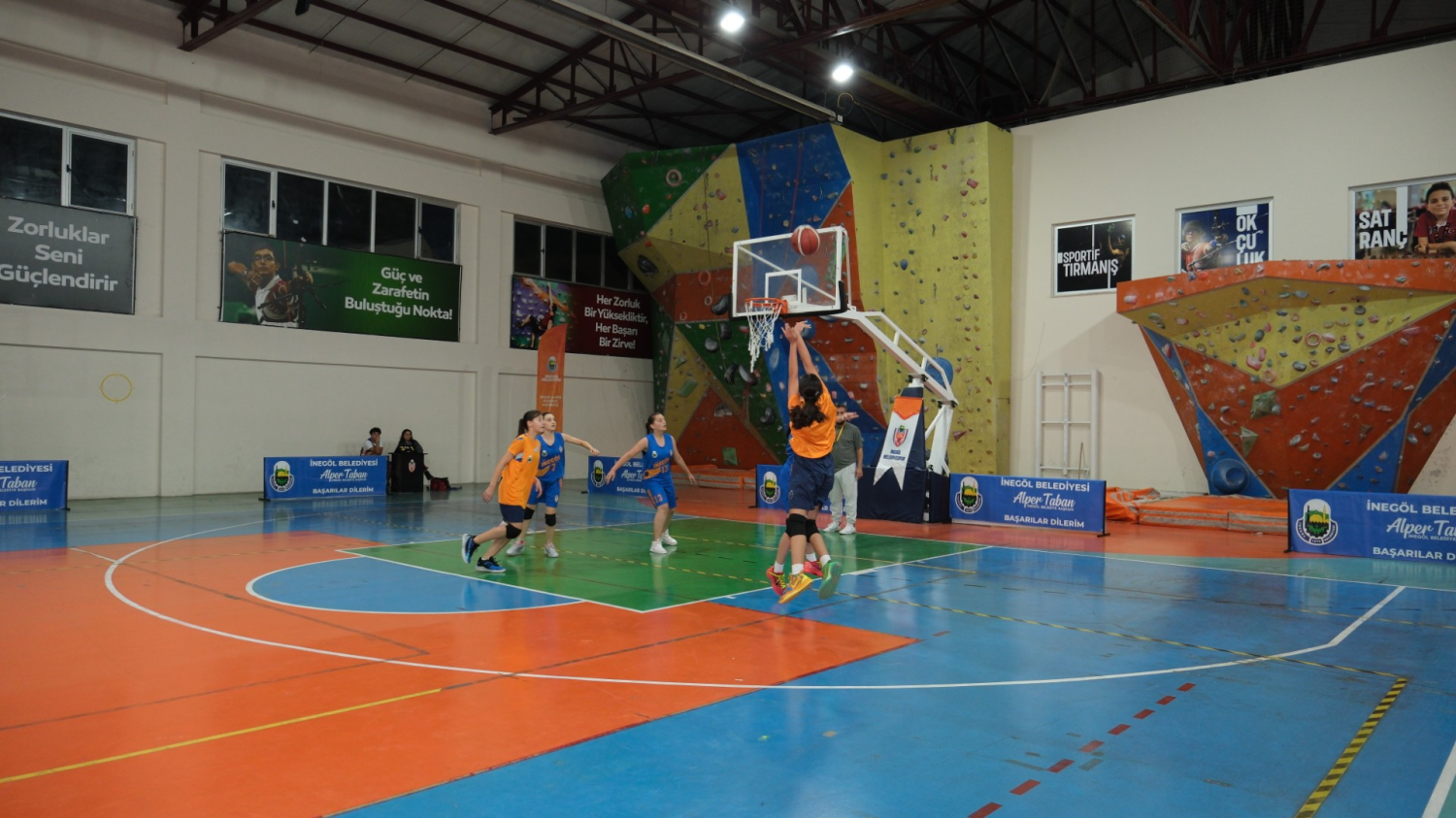 İnegöl’de Sokak Basketbolu Heyecanı Başladı